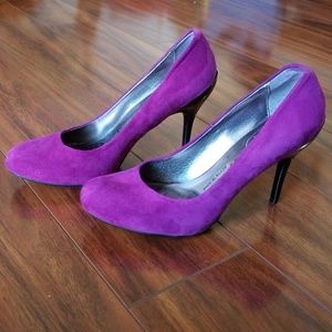 Kenneth Cole Reaction Joni Lee Plum Suede Pump